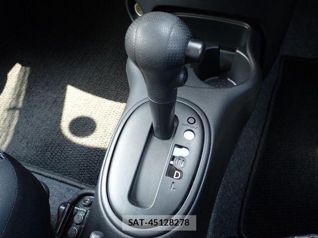 Nissan MARCH 2021-04 8780926-8
