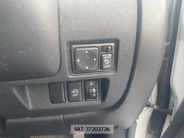 Nissan MARCH 2010-09 8796543-17
