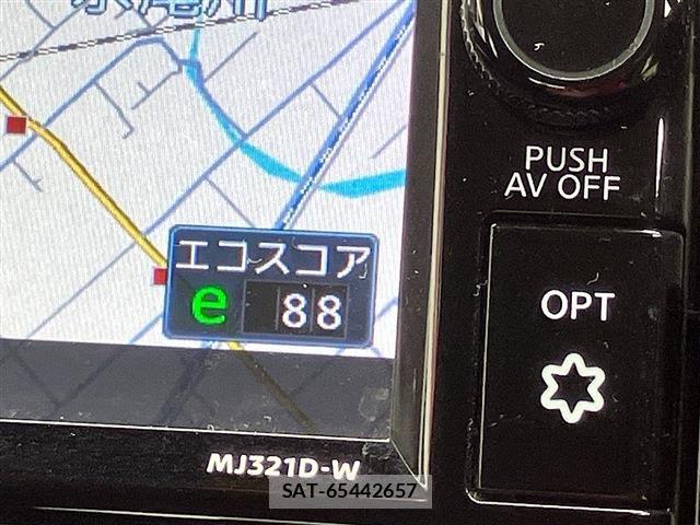 Nissan MARCH 2022-04 8849631-24