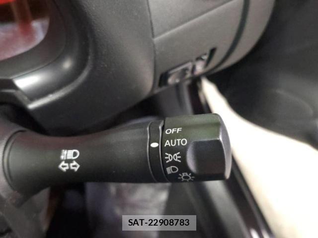 Nissan MARCH 2018-03 8849633-17