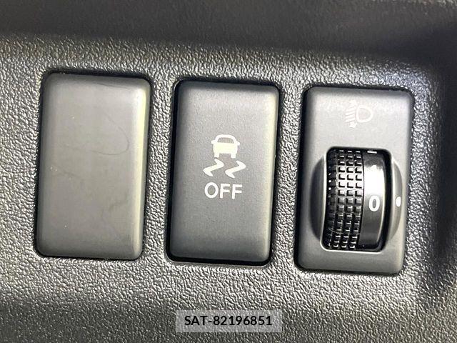 Nissan MARCH 2018-12 8880601-5