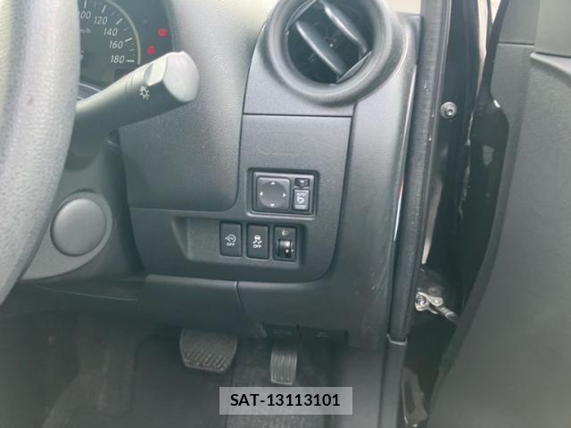 Nissan MARCH 2015-01 8880603-13
