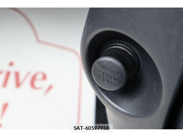 Nissan MARCH 2011-01 1216493-9