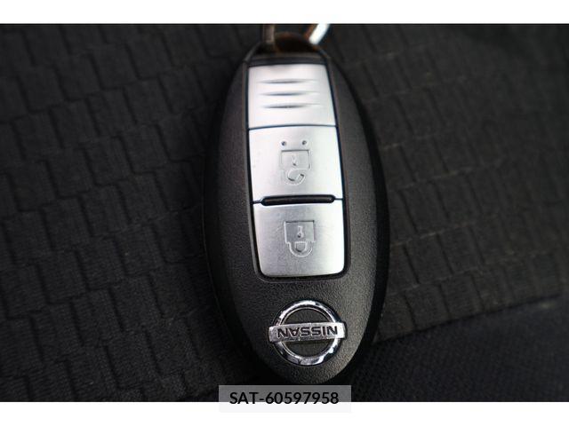 Nissan MARCH 2011-01 1216493-6