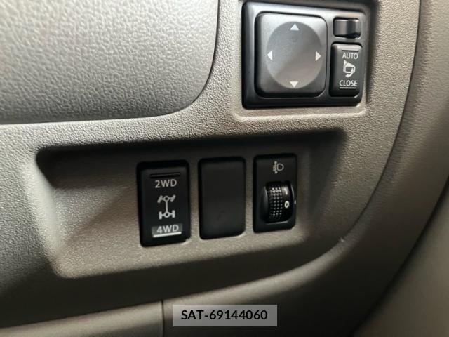 Nissan MARCH 2013-08 6672351-19