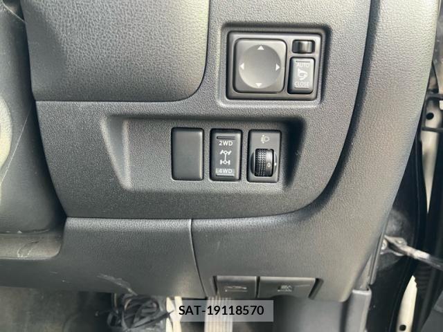 Nissan MARCH 2011-09 6907940-22