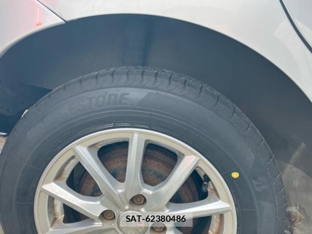 Nissan MARCH 2012-03 7221239-5