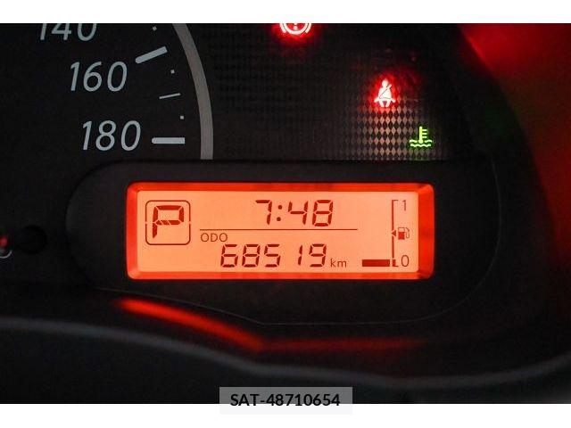 Nissan MARCH 2016-01 7617807-25