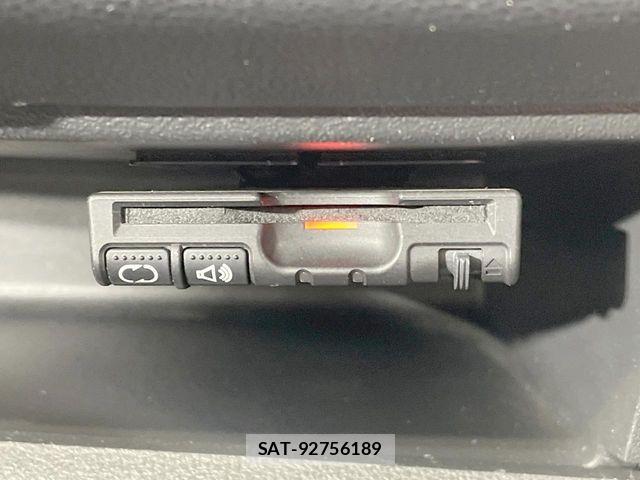 Nissan MARCH 2016-07 7725277-5