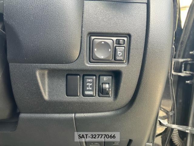 Nissan MARCH 2012-03 8230693-14