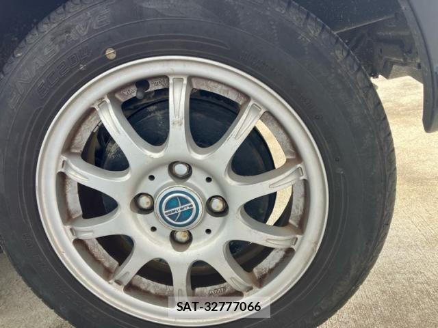 Nissan MARCH 2012-03 8230693-6