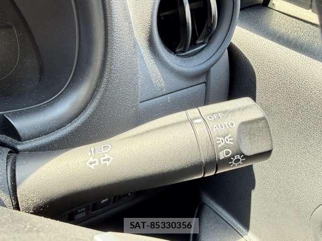 Nissan MARCH 2020-03 8685893-9