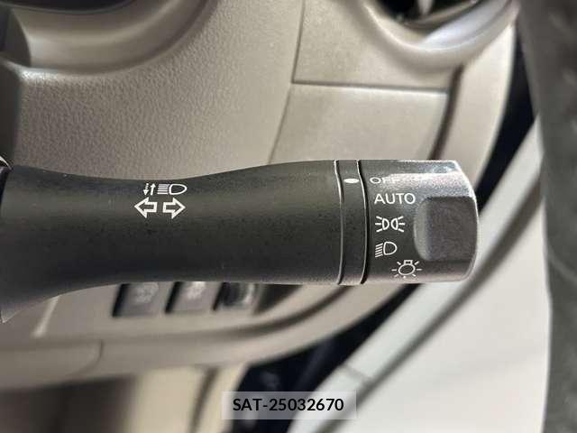 Nissan MARCH 2015-12 8131081-11