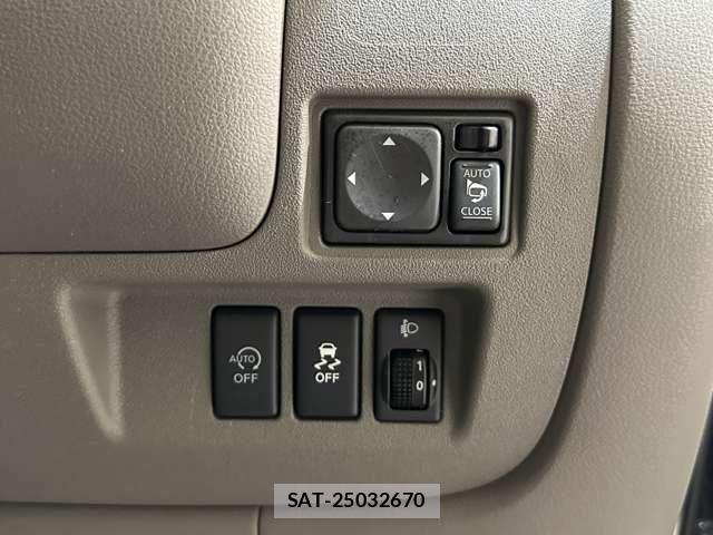 Nissan MARCH 2015-12 8131081-12