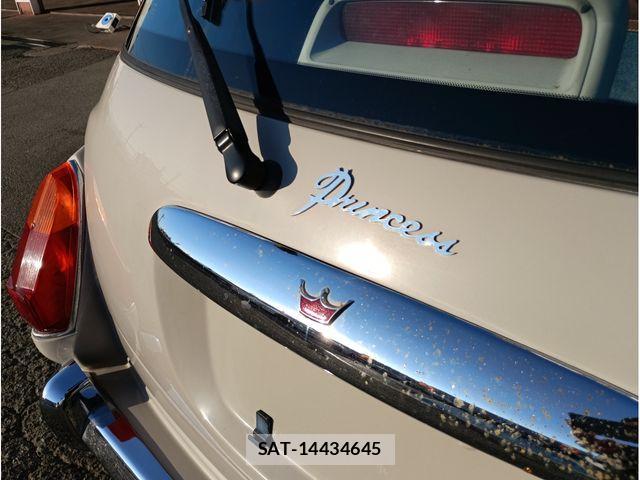 Nissan MARCH BOX 2000-10 4755228-6