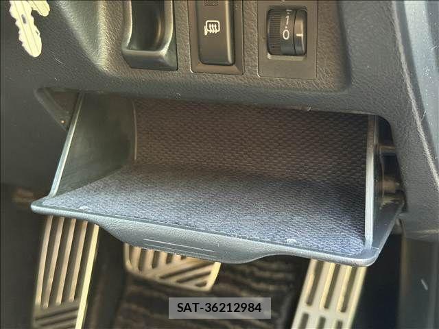 Toyota MARK II BLIT 2003-04 8871382-12