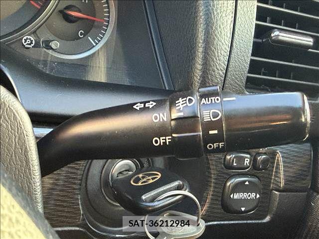 Toyota MARK II BLIT 2003-04 8871382-29