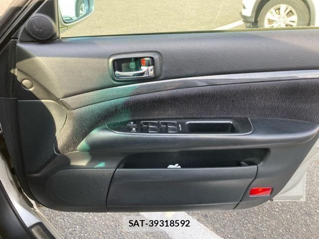 Toyota MARK II 2004-09 1236928-20