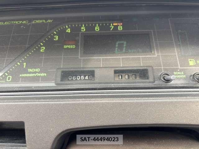 Toyota MARK II 1984-04 769379-8