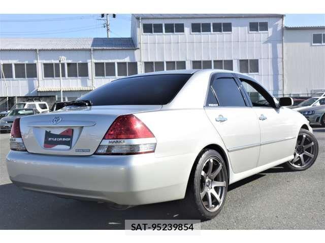 Toyota MARK II 2003-01 1299480-16
