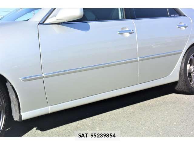 Toyota MARK II 2003-01 1299480-18