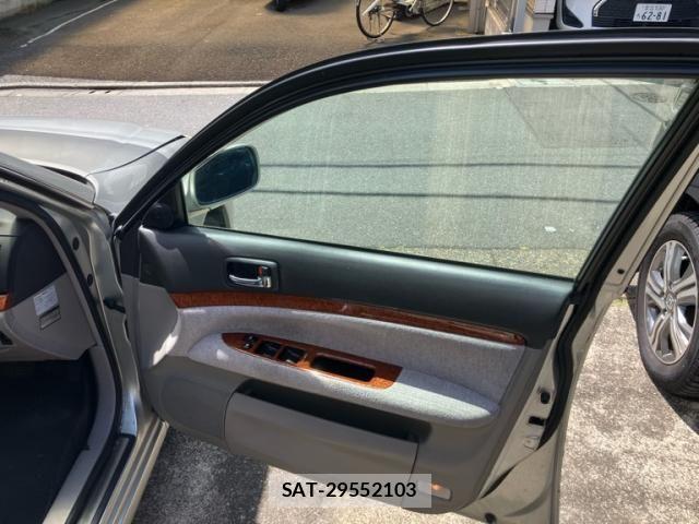Toyota MARK II 2004-05 7617812-14