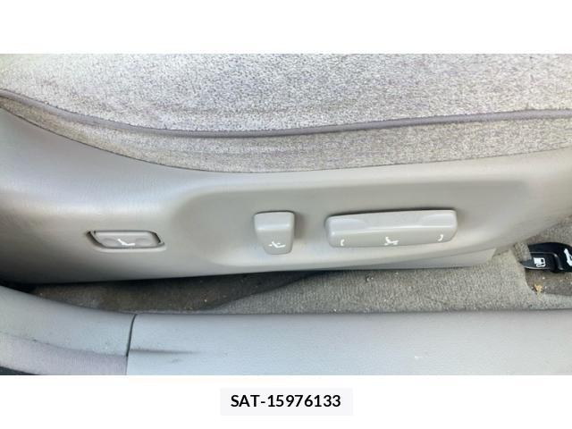 Toyota MARK II 2004-06 8230695-11