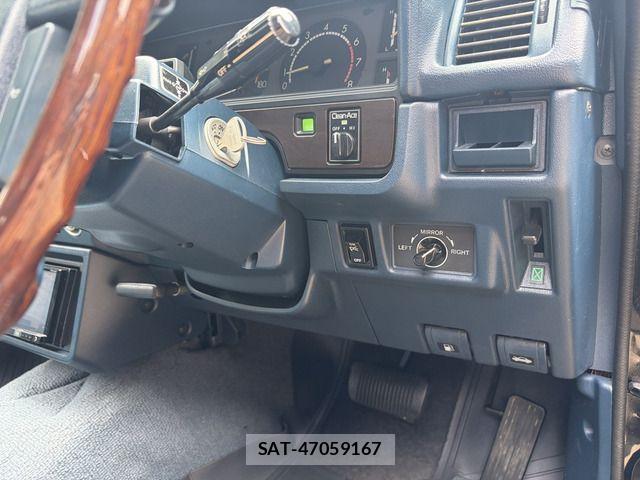Toyota MARK II 1982-06 8245792-19
