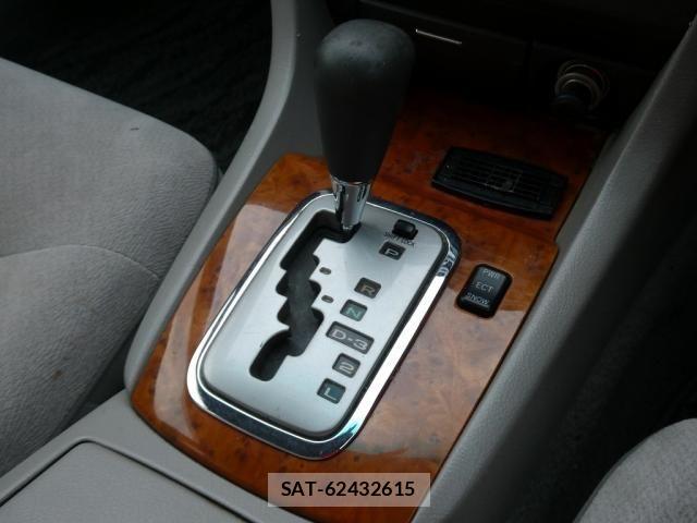 Toyota MARK II 2003-11 8336654-19