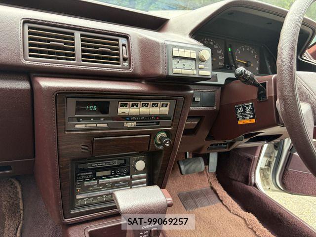 Toyota MARK II 1984-11 8849648-19