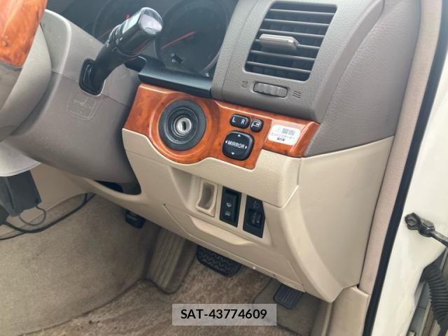 Toyota MARK II 2003-01 8146099-13