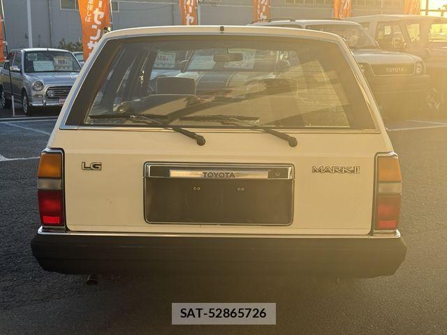 Toyota MARK II WAGON 1985-03 1586209-4