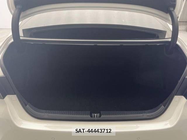 Toyota MARK X 2017-10 957883-10