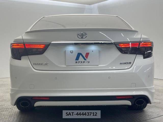 Toyota MARK X 2017-10 957883-14