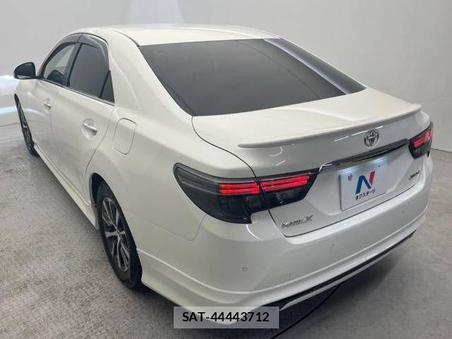 Toyota MARK X 2017-10 957883-16