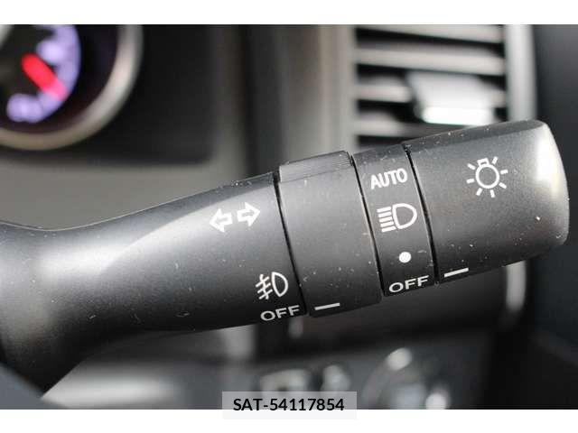 Toyota MARK X 2021-05 1123860-6