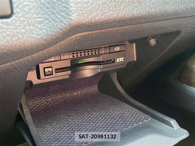 Toyota MARK X 2014-05 1171560-24