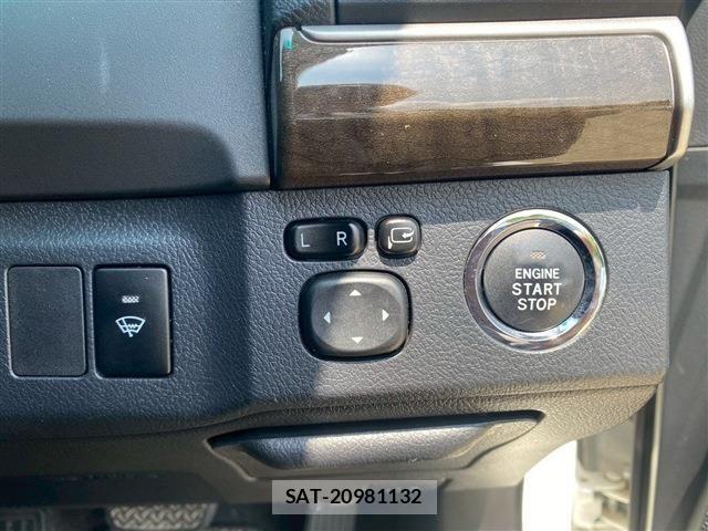 Toyota MARK X 2014-05 1171560-27