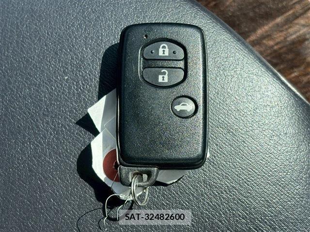 Toyota MARK X 2017-03 1292287-28