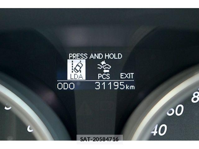 Toyota MARK X 2017-09 3378484-15
