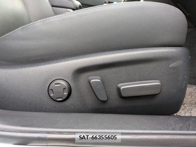Toyota MARK X 2018-01 3833388-15