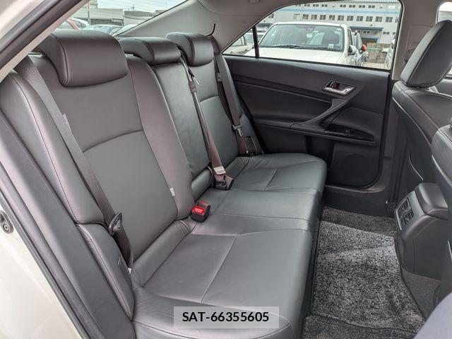 Toyota MARK X 2018-01 3833388-16
