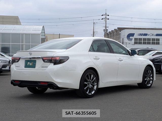 Toyota MARK X 2018-01 3833388-24