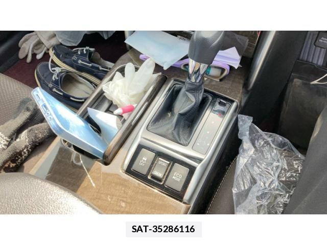 Toyota MARK X 2013-06 3907351-21
