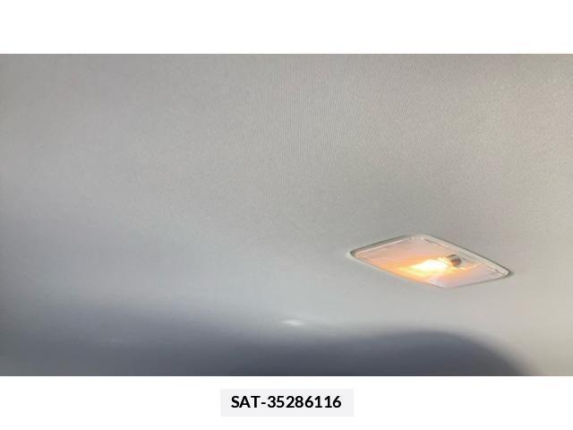 Toyota MARK X 2013-06 3907351-24