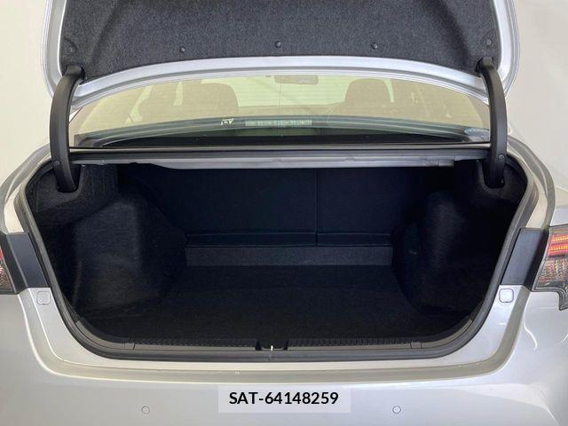 Toyota MARK X 2017-05 4595869-12