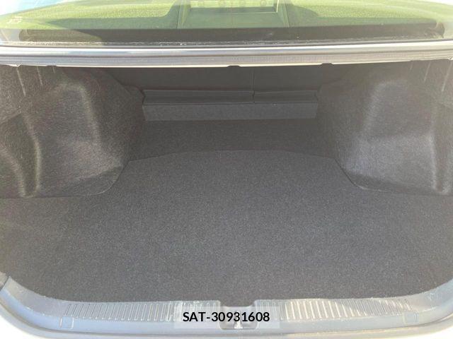 Toyota MARK X 2012-03 4639694-12