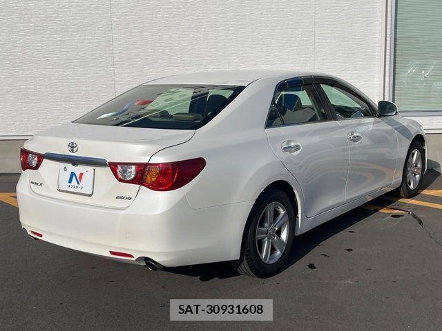 Toyota MARK X 2012-03 4639694-16