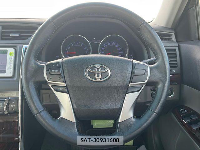 Toyota MARK X 2012-03 4639694-7