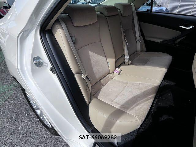 Toyota MARK X 2013-04 5871351-9